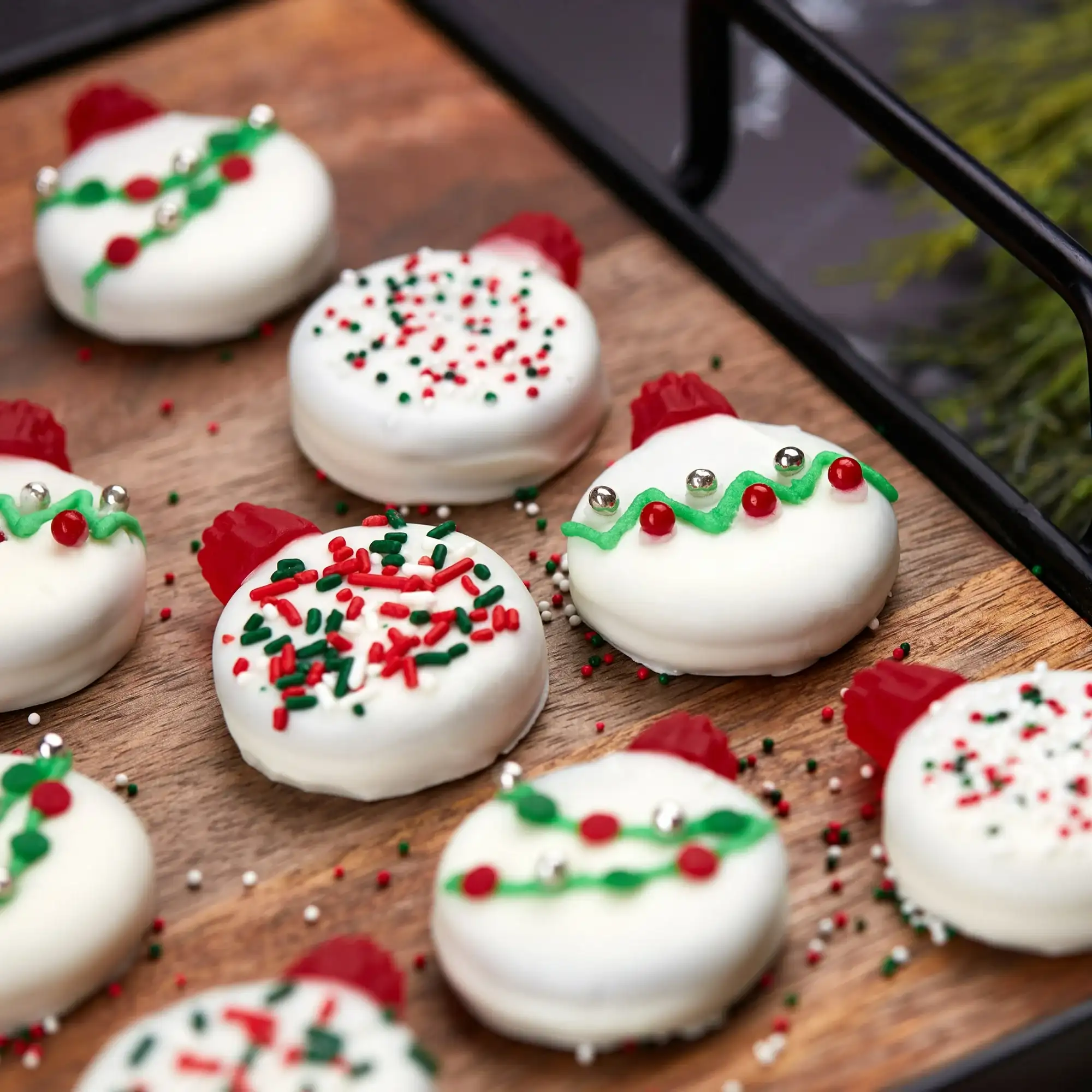 OREO White Fudge Covered Chocolate Sandwich Cookies - Image 3